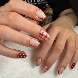 Custom gel press-on nails made by artisan set